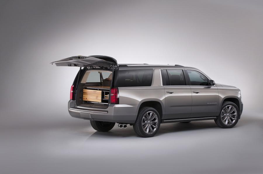  Chevrolet Suburban Premium Outdoors Concept 2014 года  (фото 3 из 7)